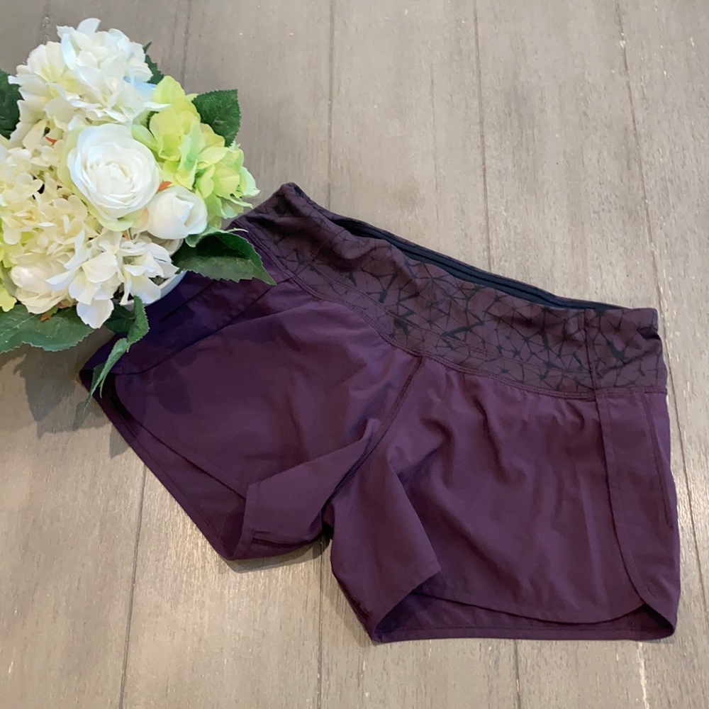Lululemon 4” Speed Up Mid-Rise Short size 4